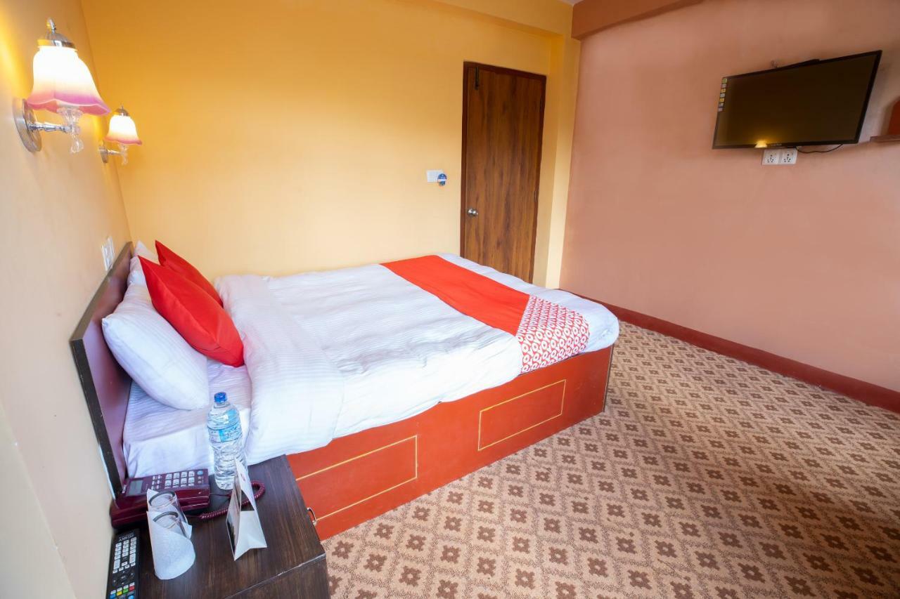 Oyo 281 Twins Kitchen Hotel Dhulikhel Bagian luar foto