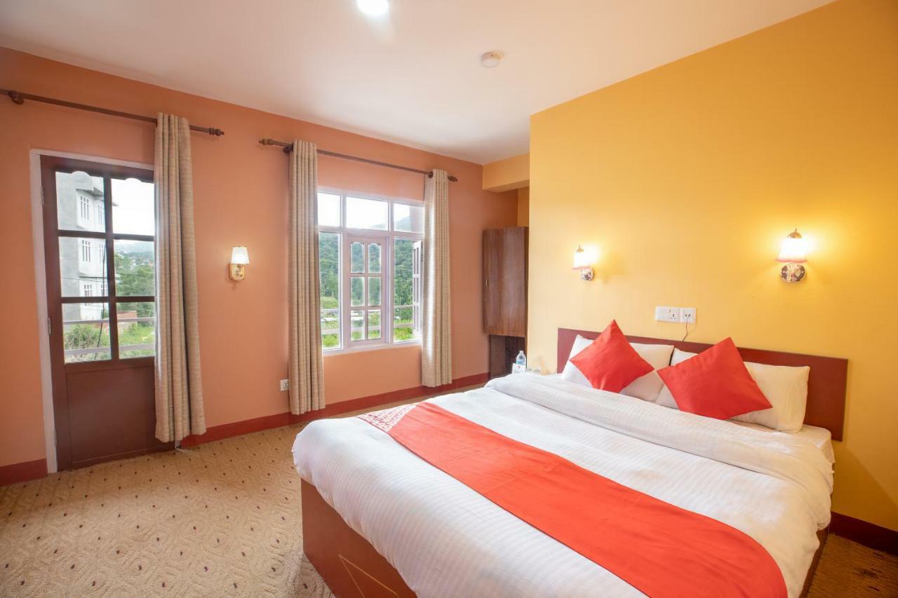 Oyo 281 Twins Kitchen Hotel Dhulikhel Bagian luar foto