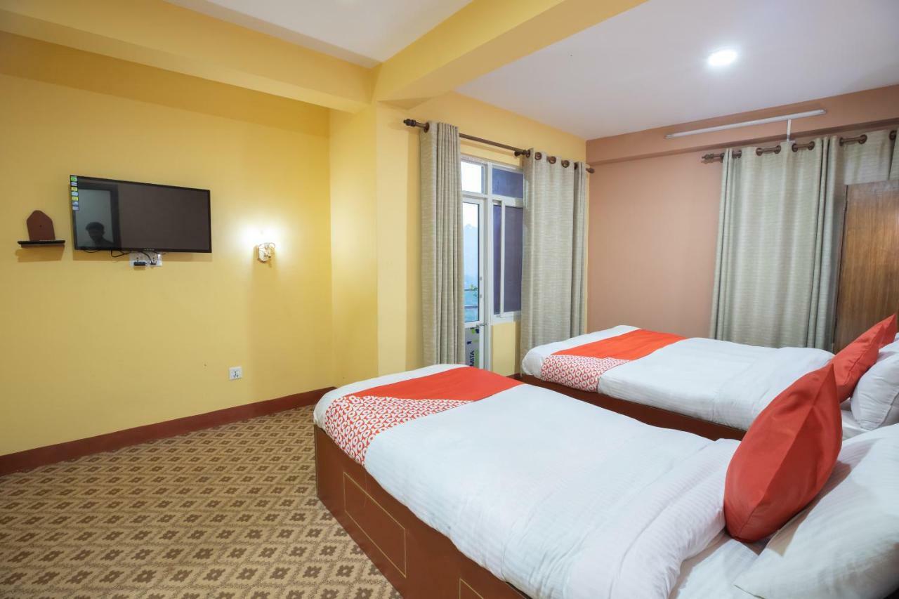 Oyo 281 Twins Kitchen Hotel Dhulikhel Bagian luar foto